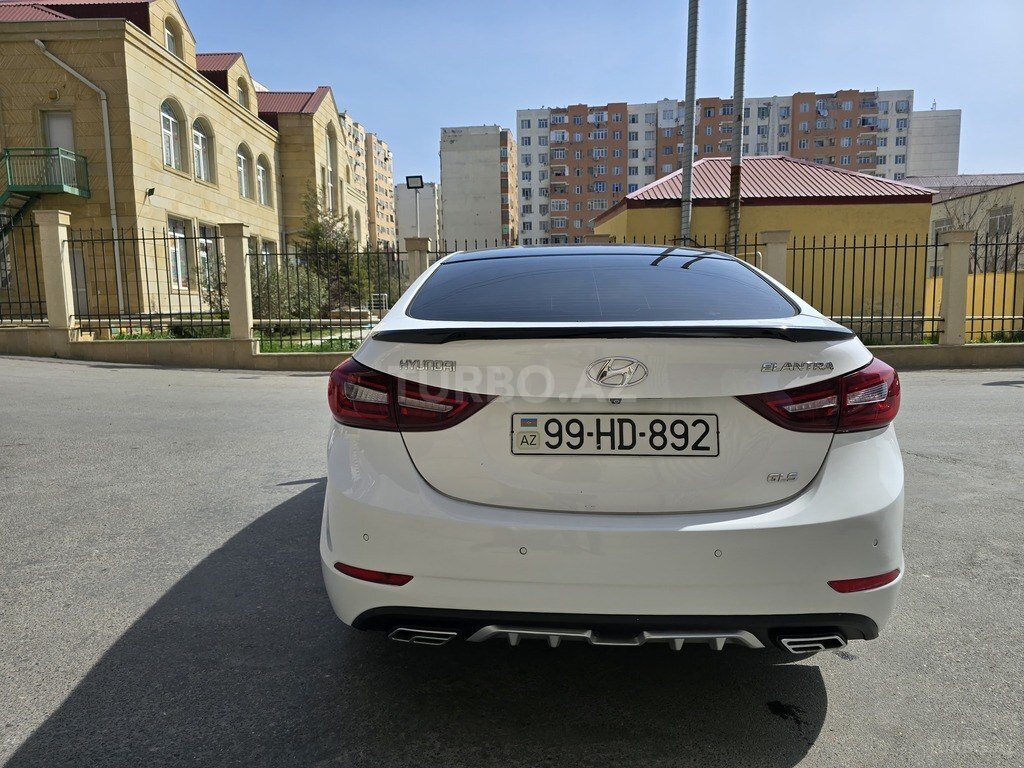 Hyundai Elantra