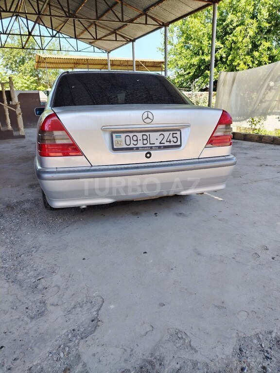 Mercedes 190