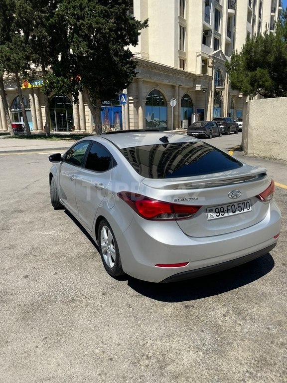Hyundai Elantra