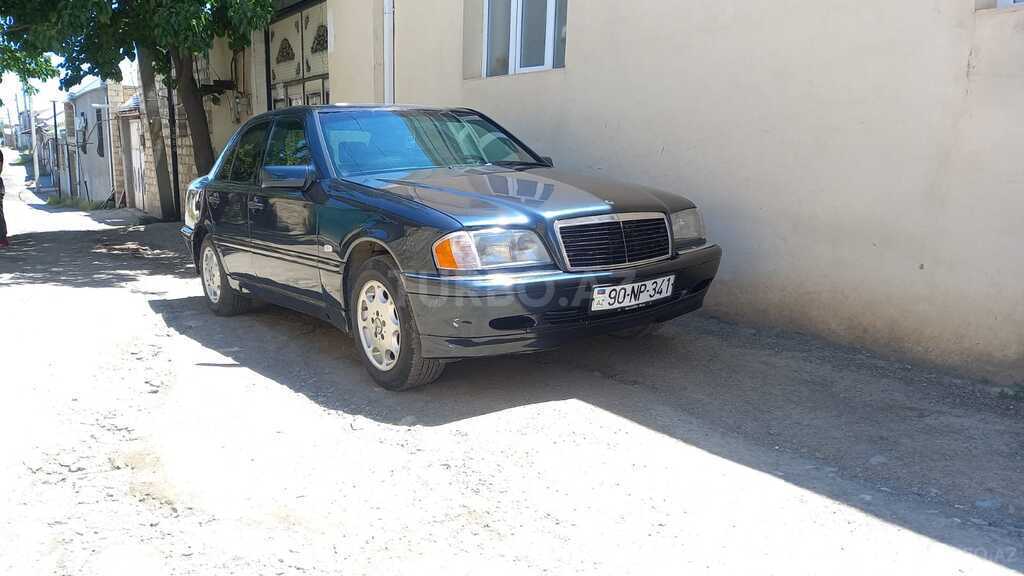 Mercedes C 180