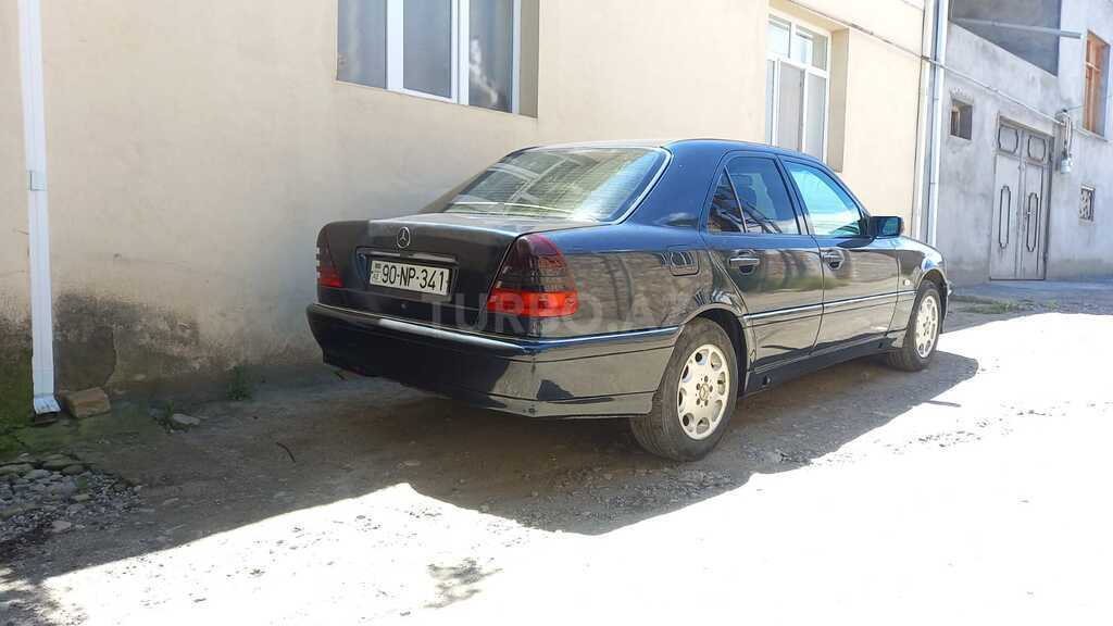 Mercedes C 180
