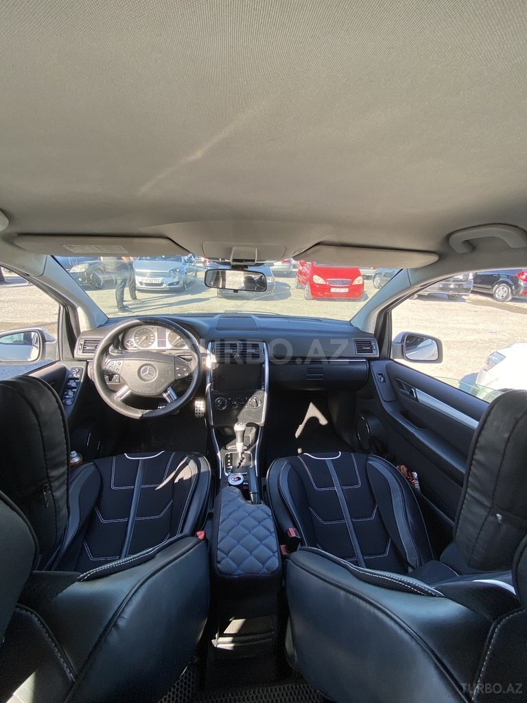 Mercedes B 180