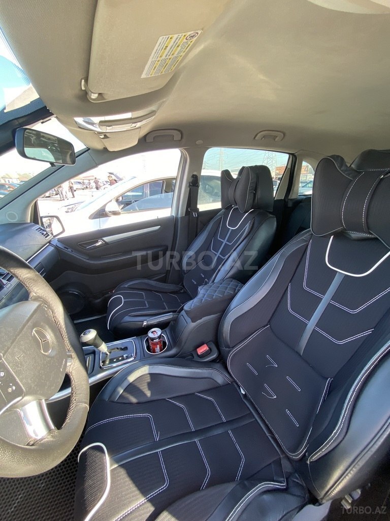 Mercedes B 180