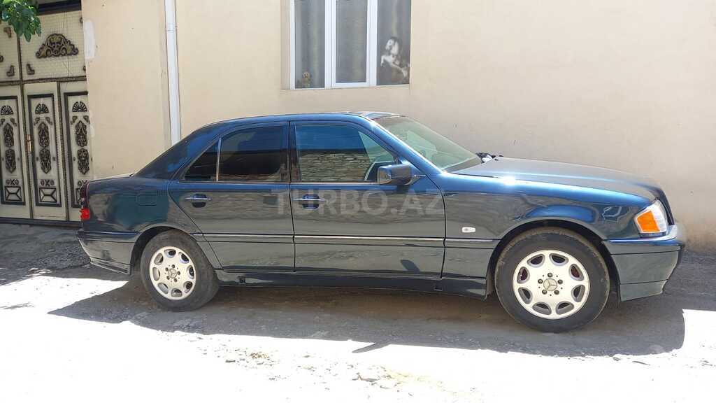 Mercedes C 180