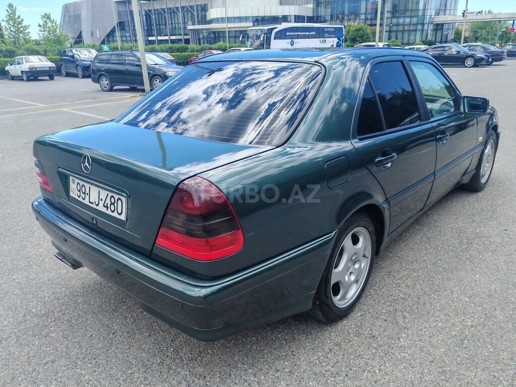 Mercedes C 180