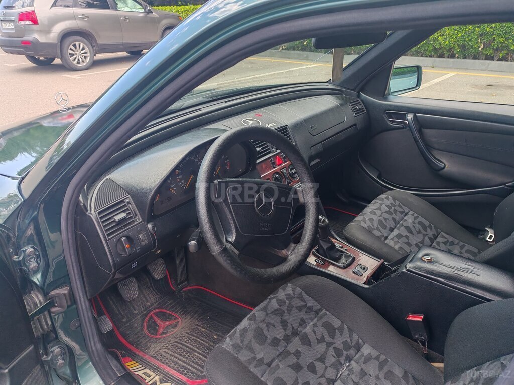Mercedes C 180
