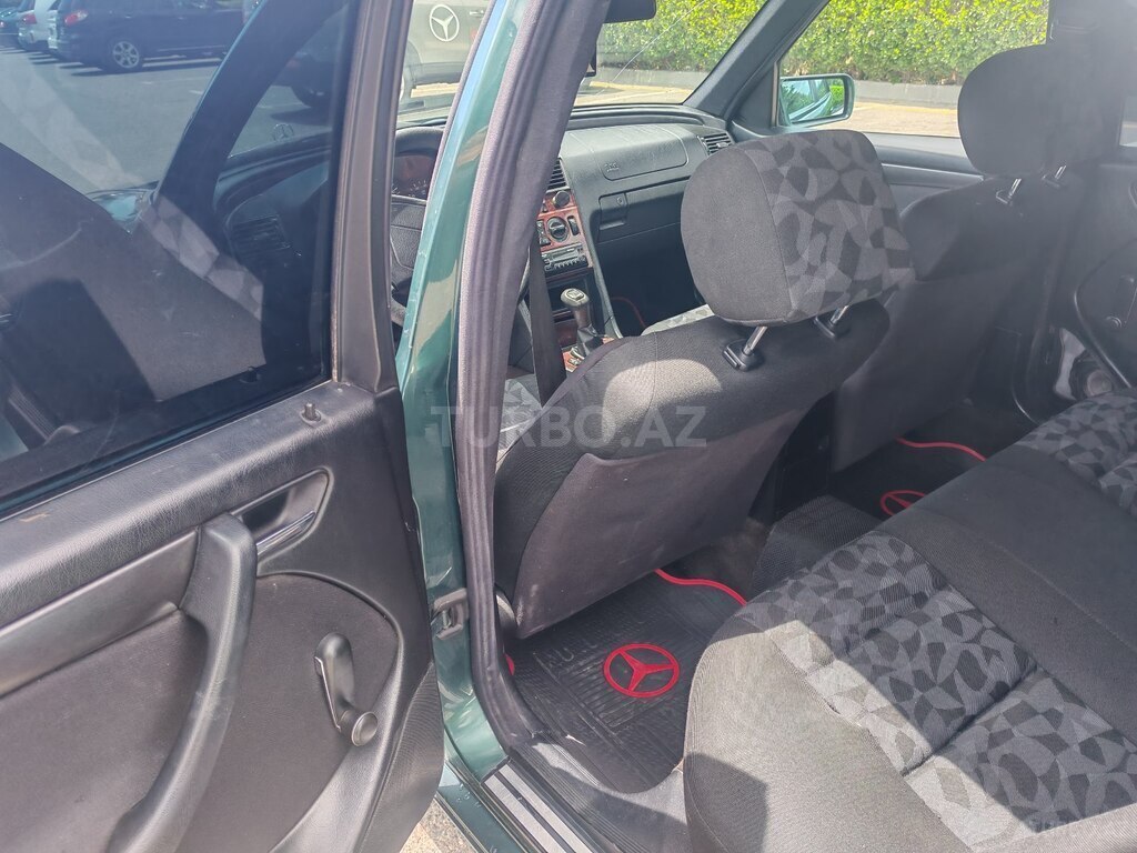 Mercedes C 180