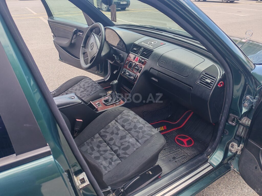 Mercedes C 180