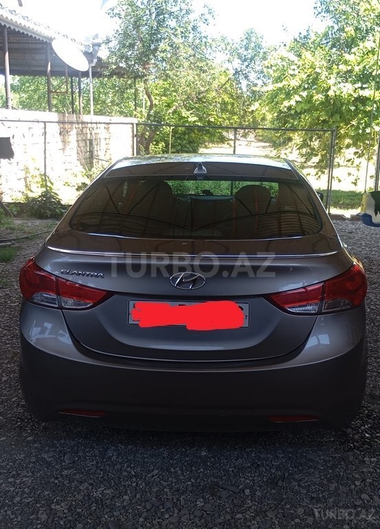 Hyundai Elantra