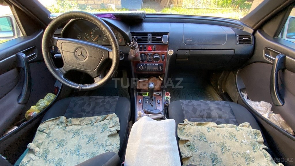 Mercedes C 180