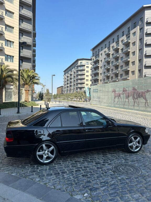Mercedes C 180