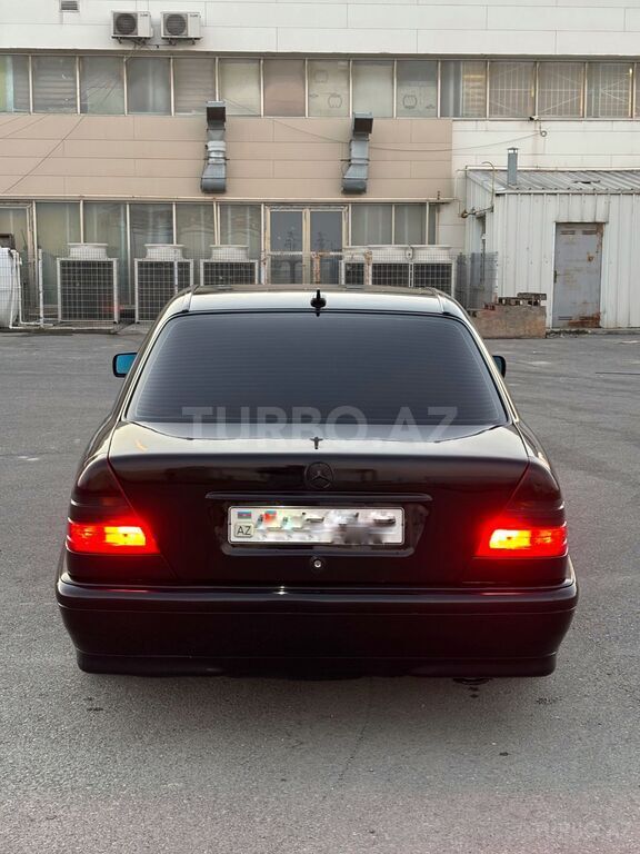 Mercedes C 180