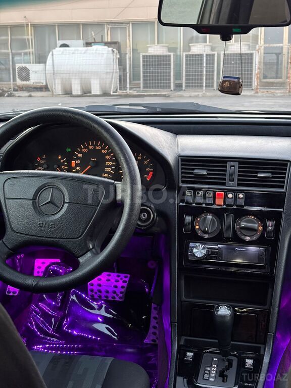 Mercedes C 180