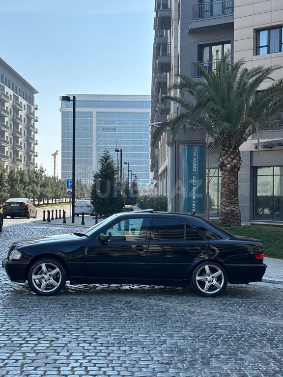 Mercedes C 180