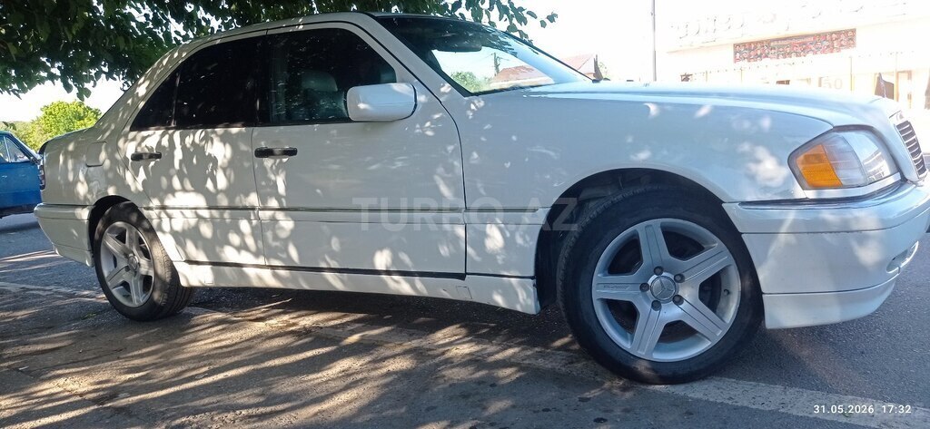 Mercedes C 230
