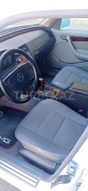 Mercedes C 230