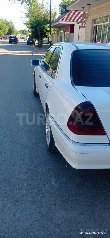 Mercedes C 230