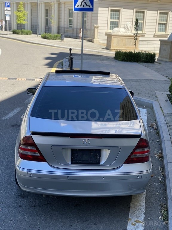 Mercedes C 230