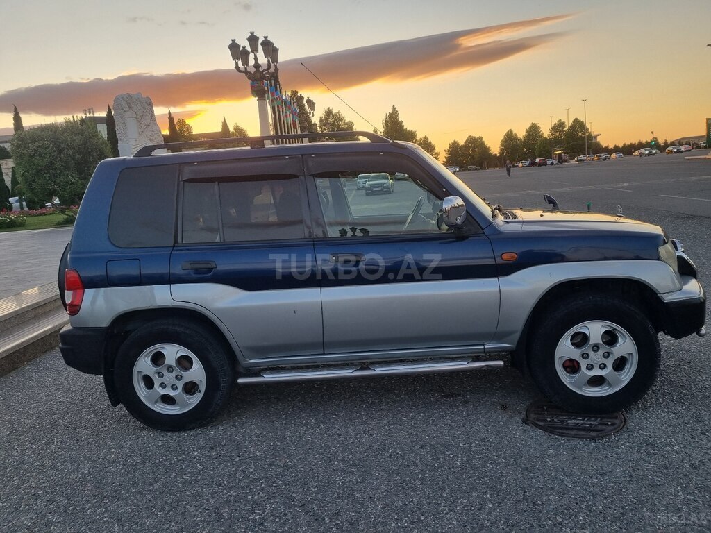 Mitsubishi Pajero io