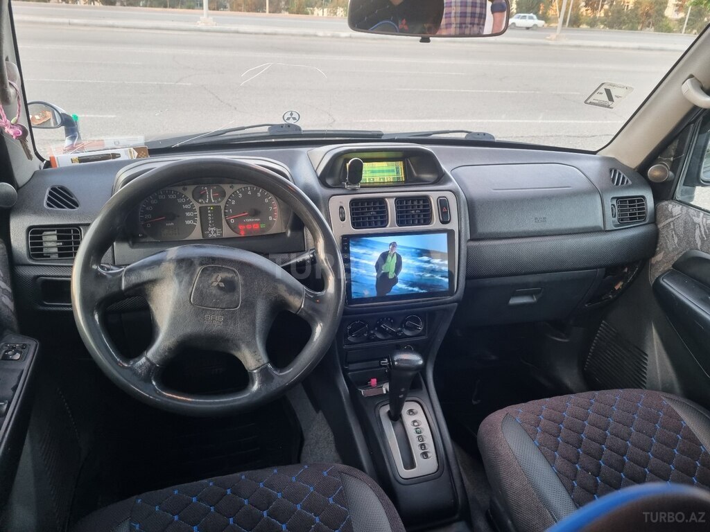 Mitsubishi Pajero io