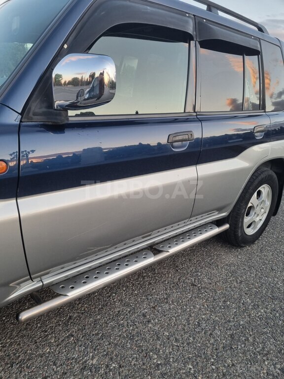 Mitsubishi Pajero io