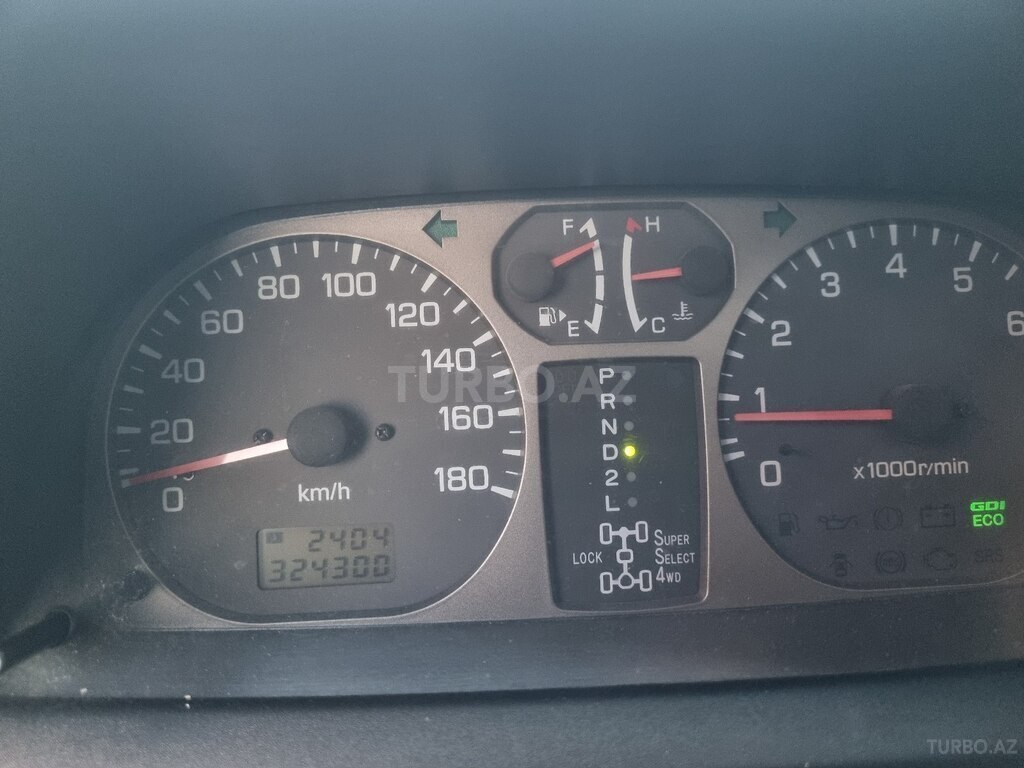 Mitsubishi Pajero io