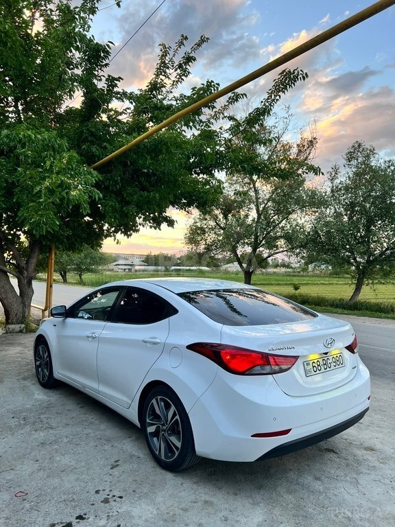 Hyundai Elantra