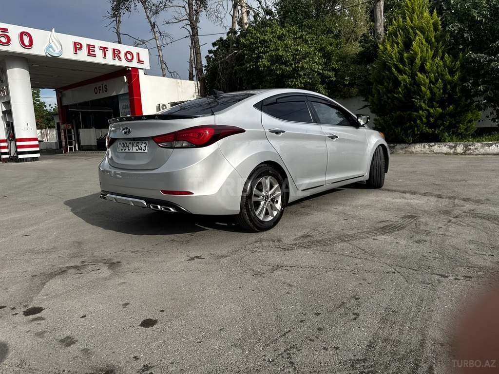 Hyundai Elantra