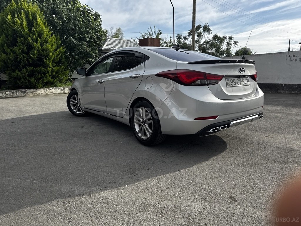 Hyundai Elantra