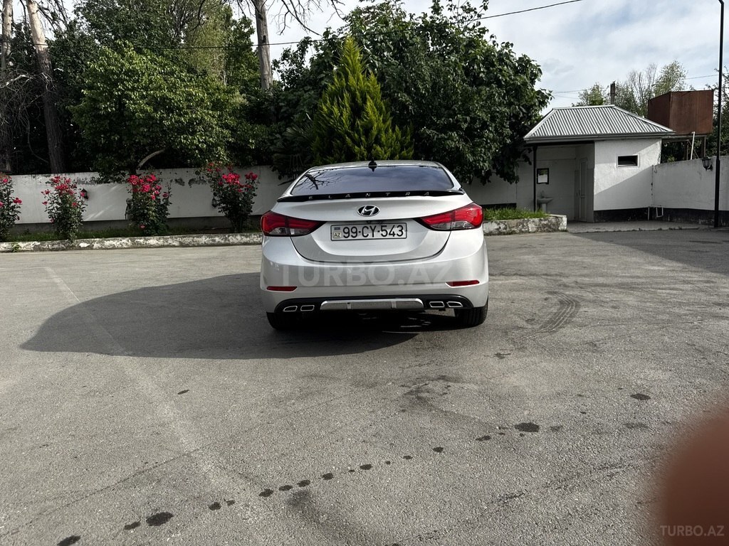 Hyundai Elantra