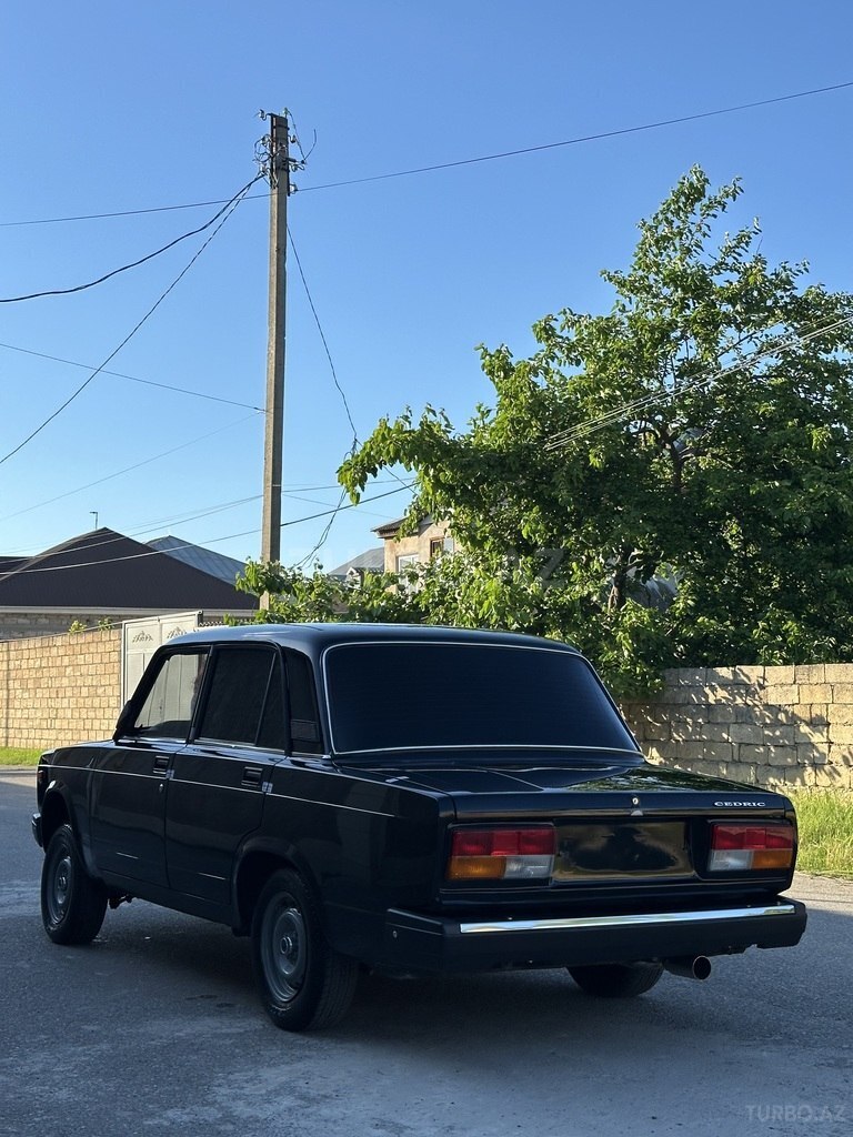 LADA (VAZ) 2107