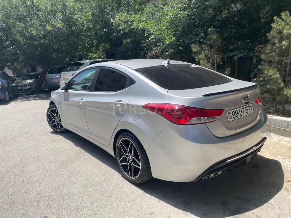 Hyundai Elantra