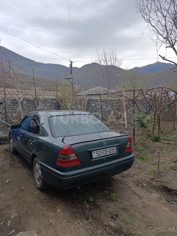 Mercedes C 180
