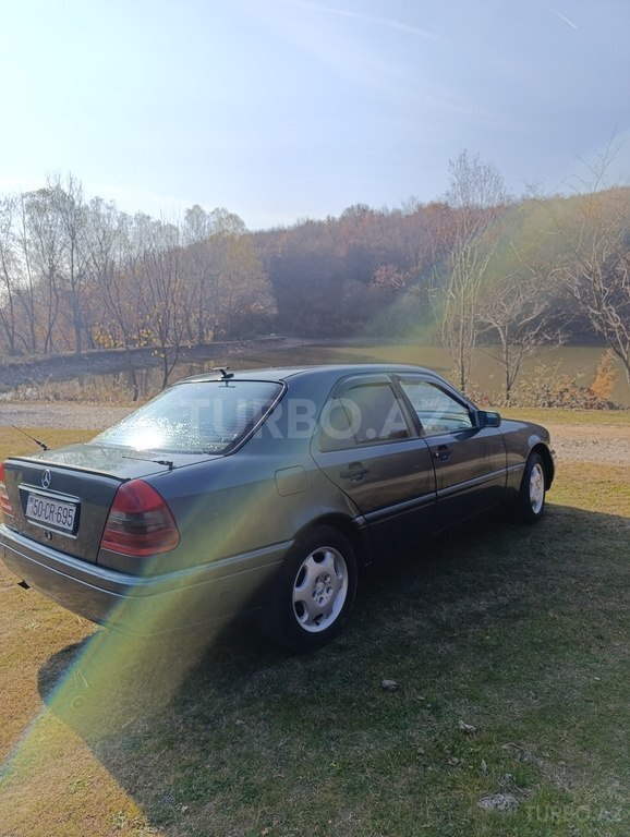 Mercedes C 180