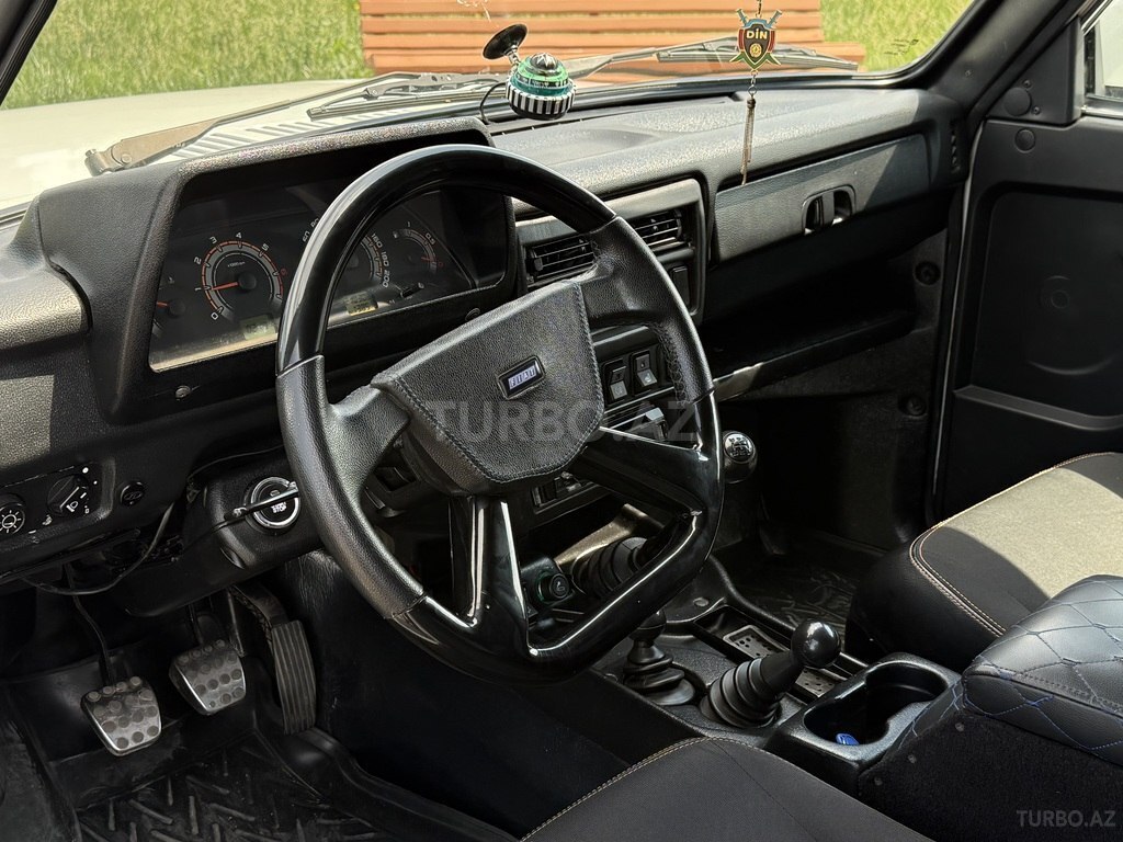 LADA (VAZ) Niva