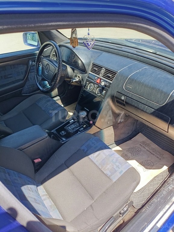 Mercedes C 180