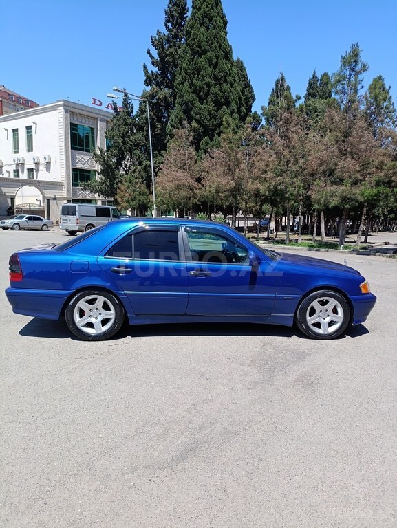 Mercedes C 180