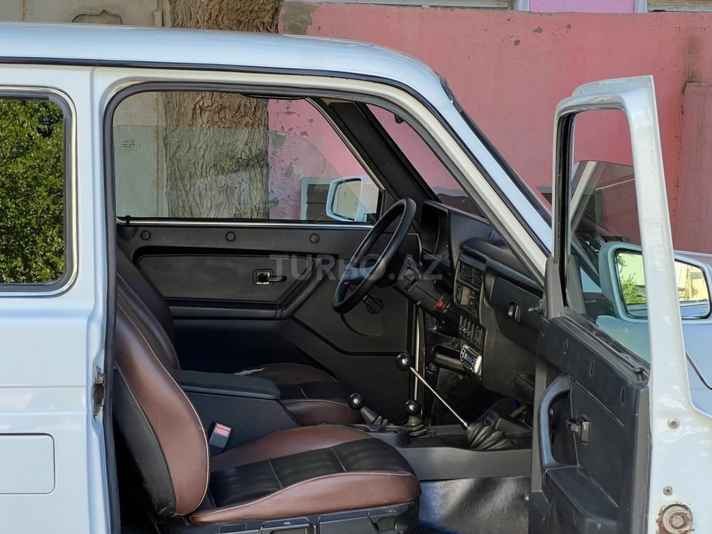 LADA (VAZ) Niva