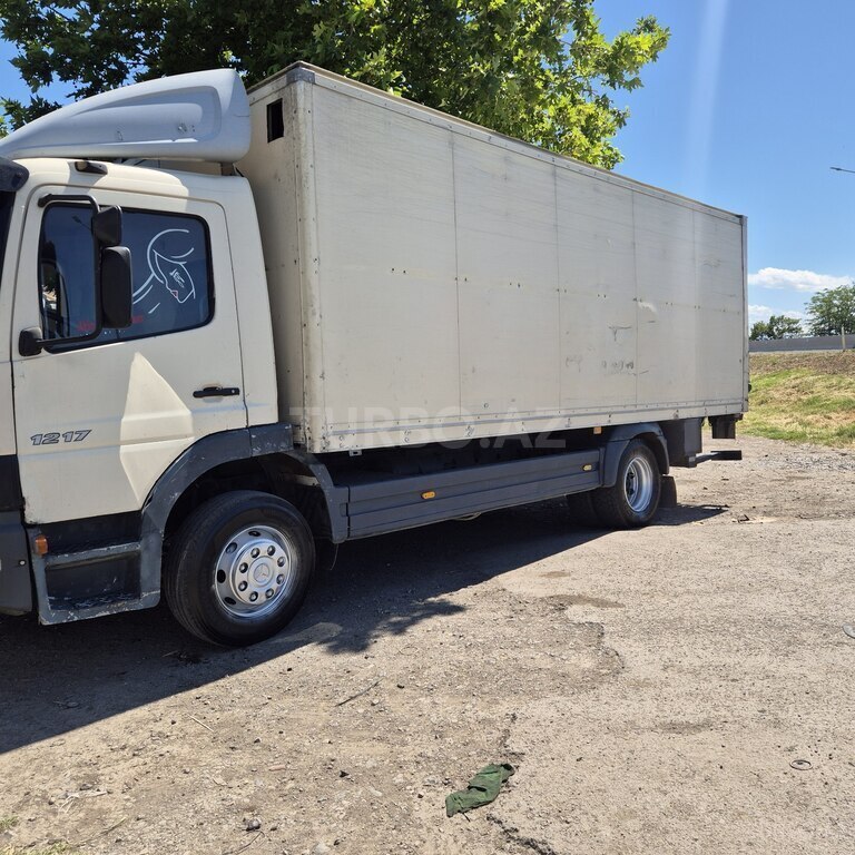 Mercedes 1217