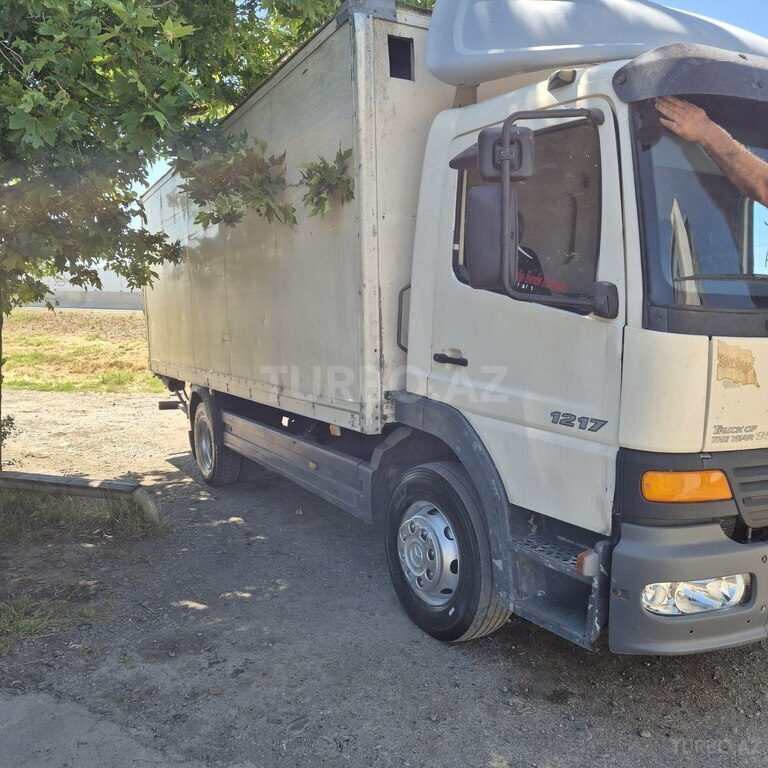 Mercedes 1217