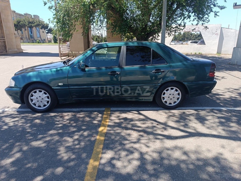 Mercedes C 180