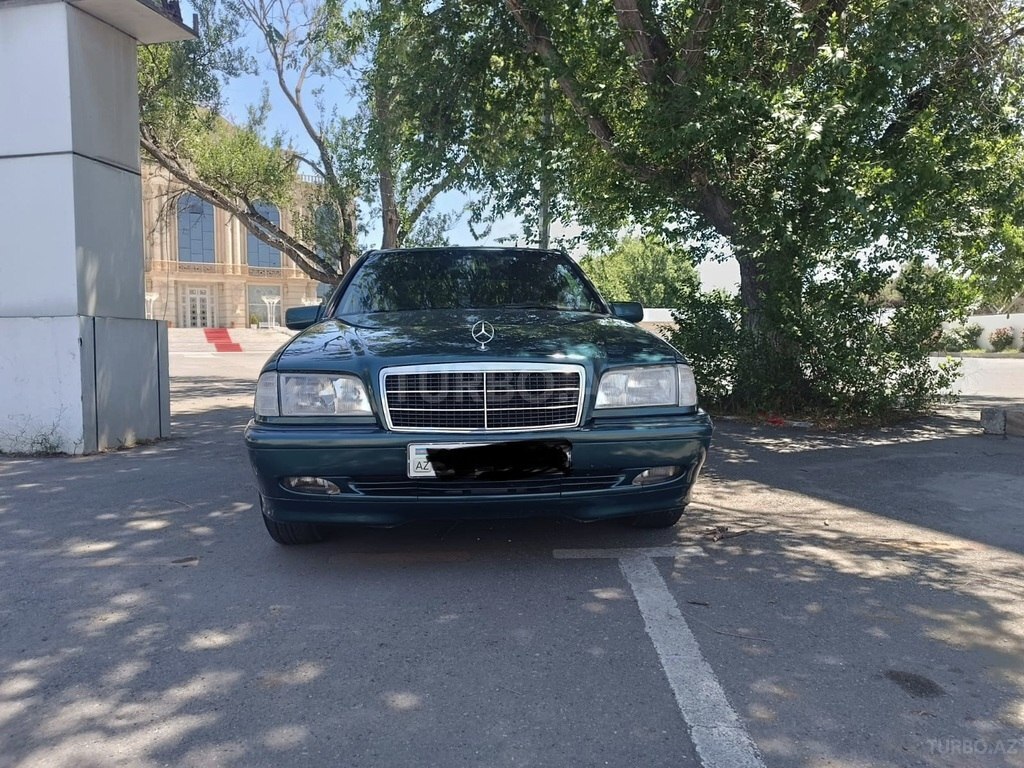 Mercedes C 180