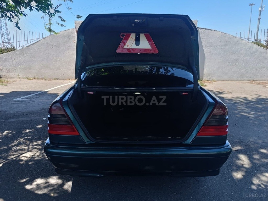 Mercedes C 180