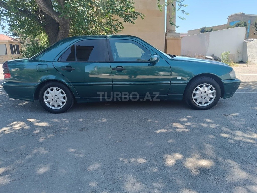 Mercedes C 180