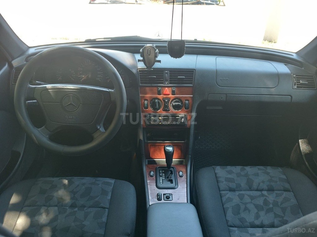 Mercedes C 180