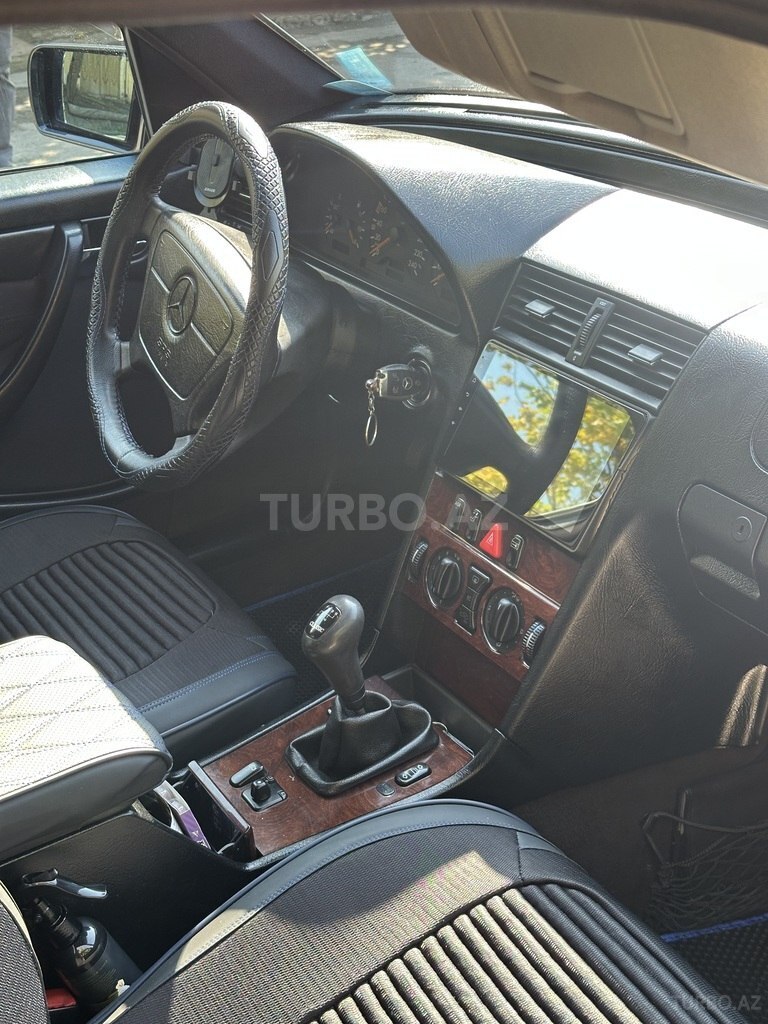 Mercedes C 180
