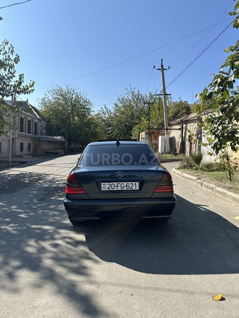 Mercedes C 180