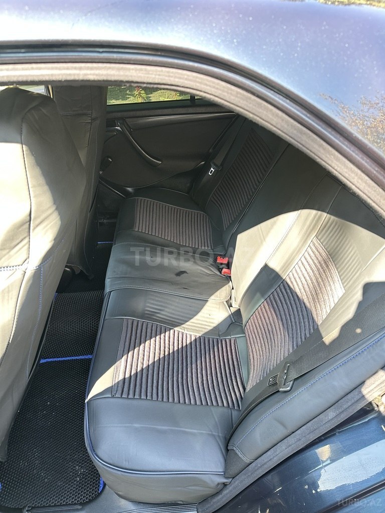 Mercedes C 180