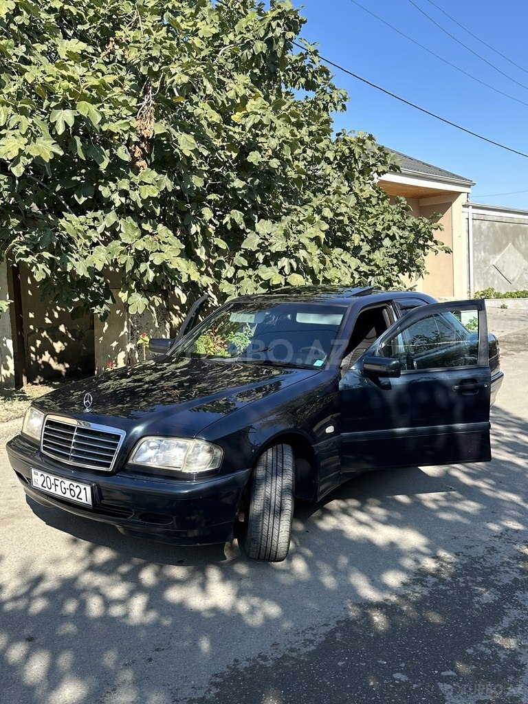Mercedes C 180