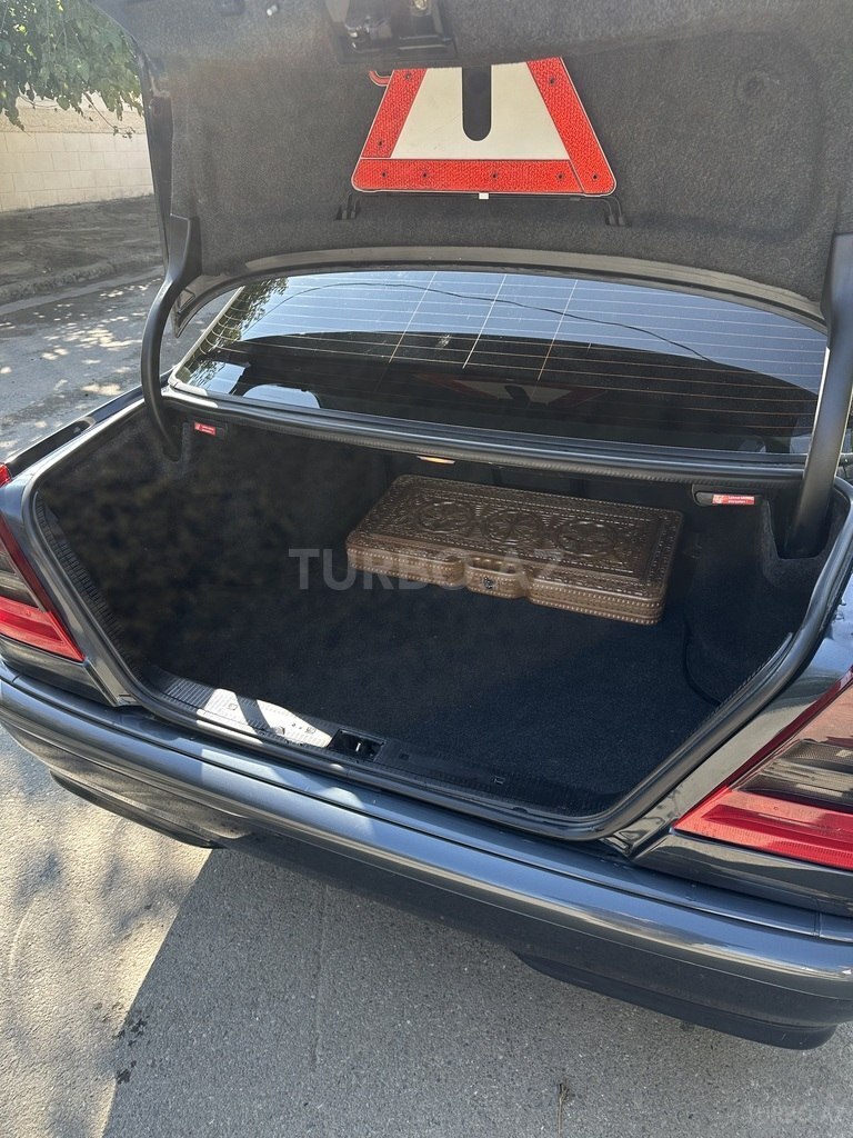 Mercedes C 180